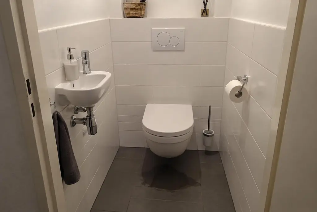 Lekdetectie Lemmer – natte vloer bij een toilet